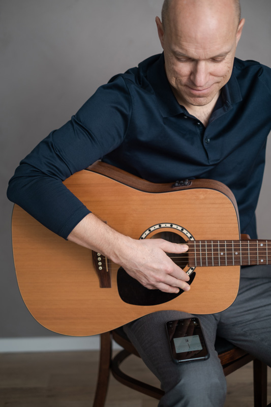 Markus with guitar