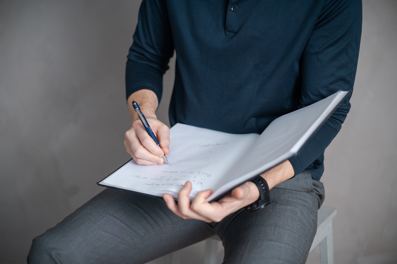 Markus writing